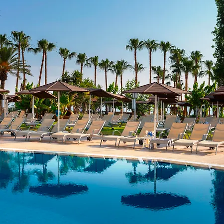 Ξενοδοχείο Cavo Maris 4*