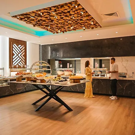 Hotel Cavo Maris & 4*