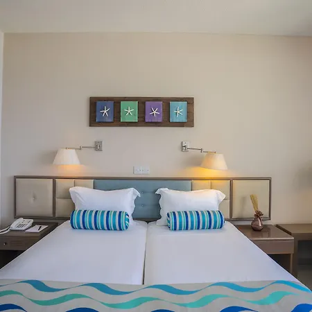 Cavo Maris Hotel