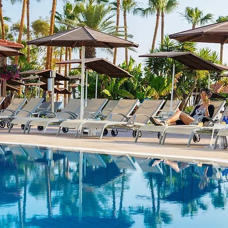 Cavo Maris Hotel