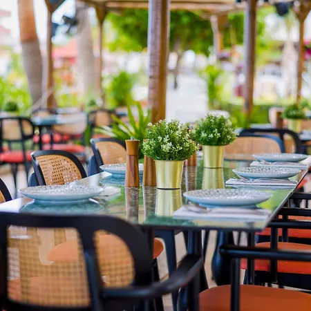 Cavo Maris Hotel