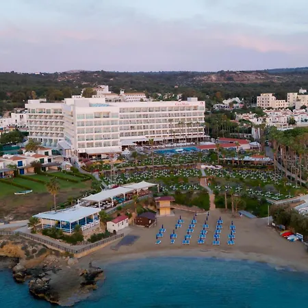 Cavo Maris Hotel