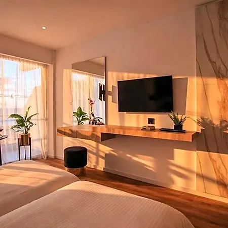 Cavo Maris & Ξενοδοχείο 4*