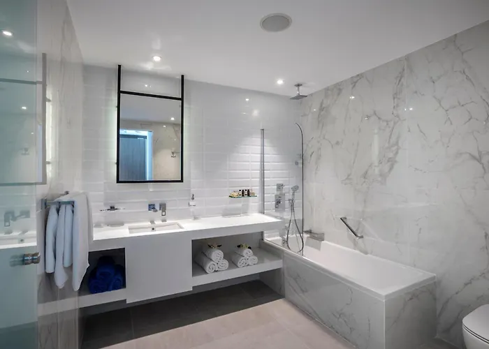 Hotell Cavo Maris 4*