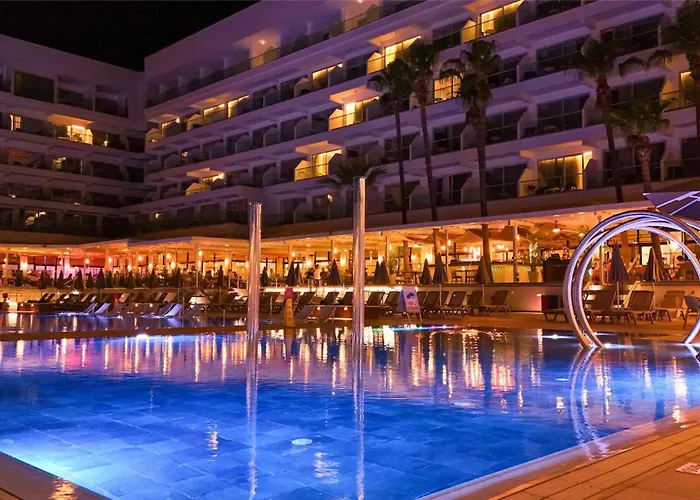 Hotell Cavo Maris 4*