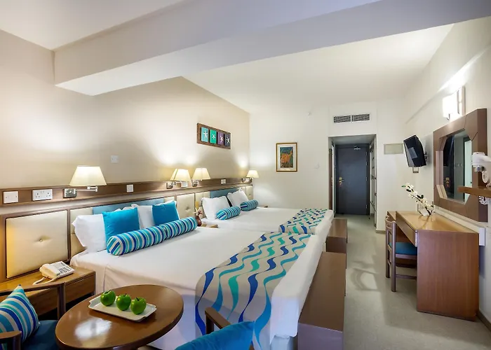 Cavo Maris 4*