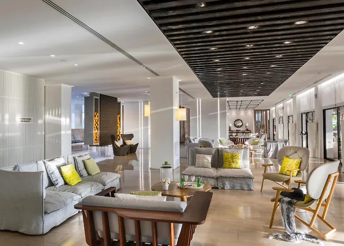 Hotell Cavo Maris 4*
